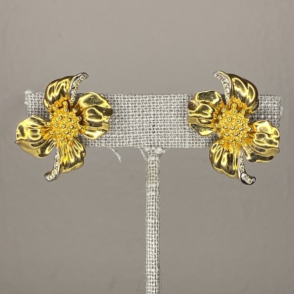 Vintage Nina Ricci Goldtone Metal Floral and Rhinestone Clip-On Earrings (30mm) - Picture 2 of 6